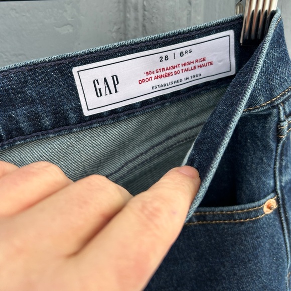 Gap 90’s straight high rise, dark rinse, size 28 - Picture 9 of 12